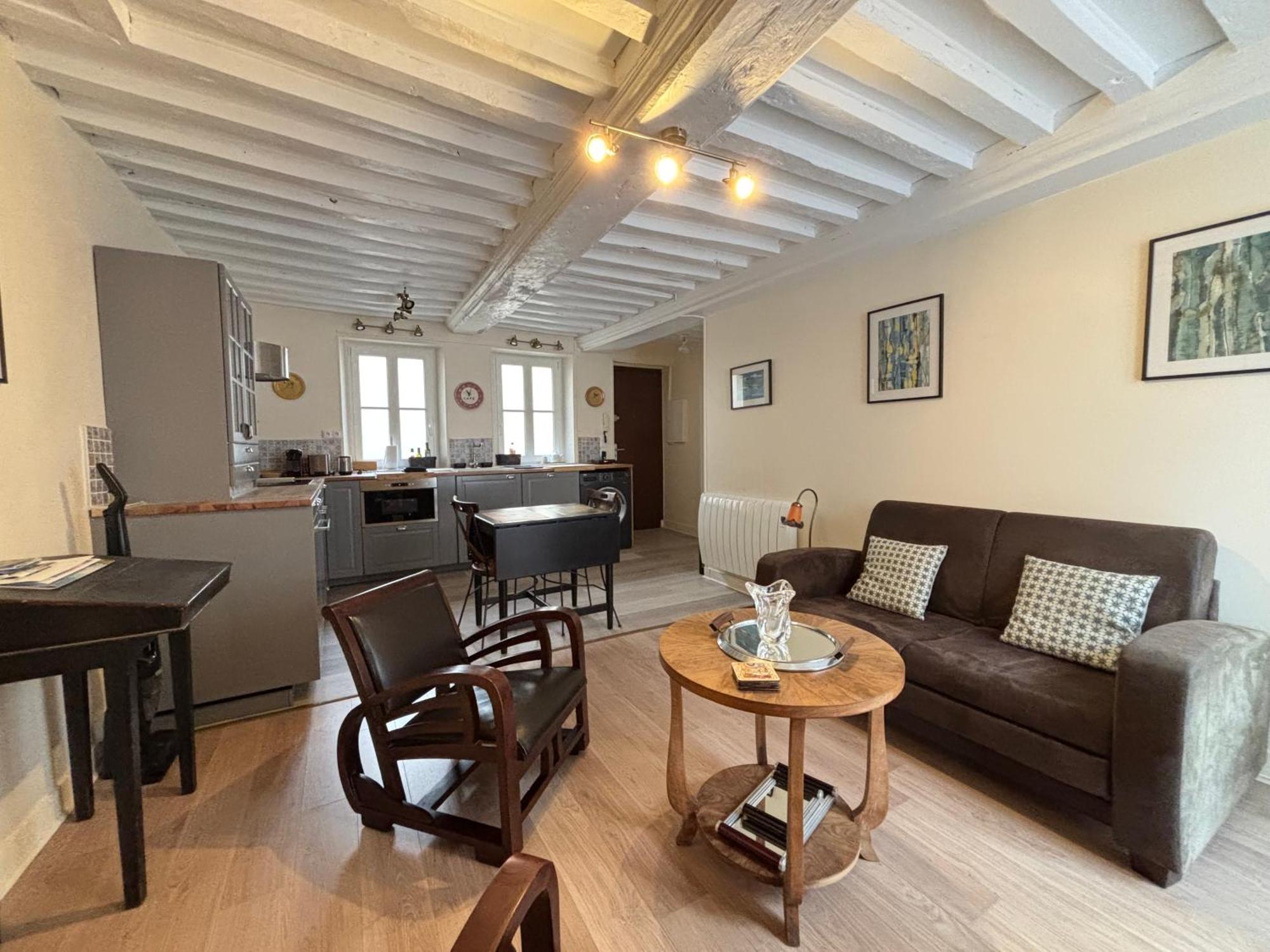 Les Remparts Apt Spacieux 1 Er Etage Renove Joliment Decore Bien Equipe Plein Centre Bayeux Proche Plages Du Debarquement Parking Gratuit A Proximite Zewnętrze zdjęcie