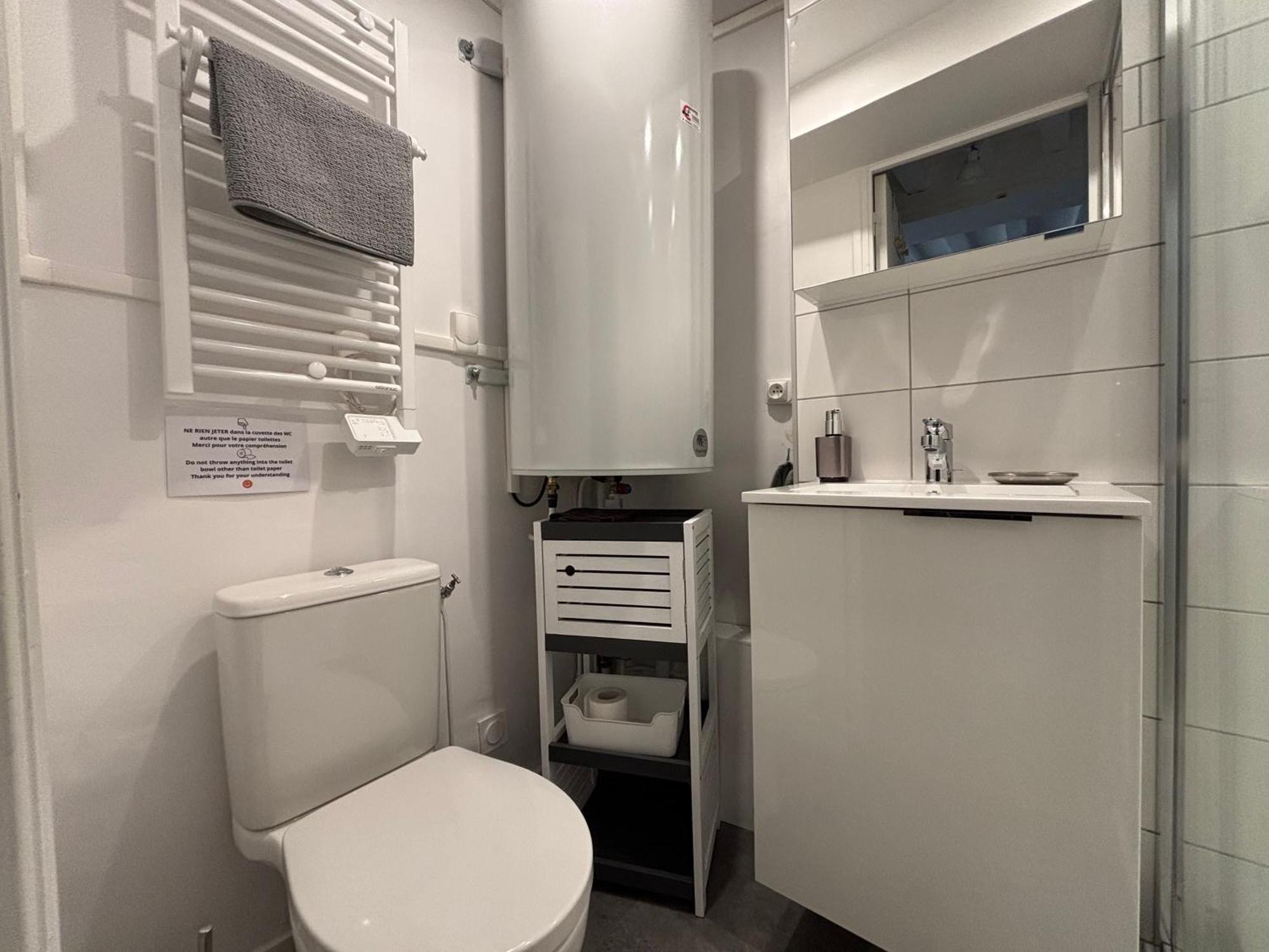 Les Remparts Apt Spacieux 1 Er Etage Renove Joliment Decore Bien Equipe Plein Centre Bayeux Proche Plages Du Debarquement Parking Gratuit A Proximite Zewnętrze zdjęcie