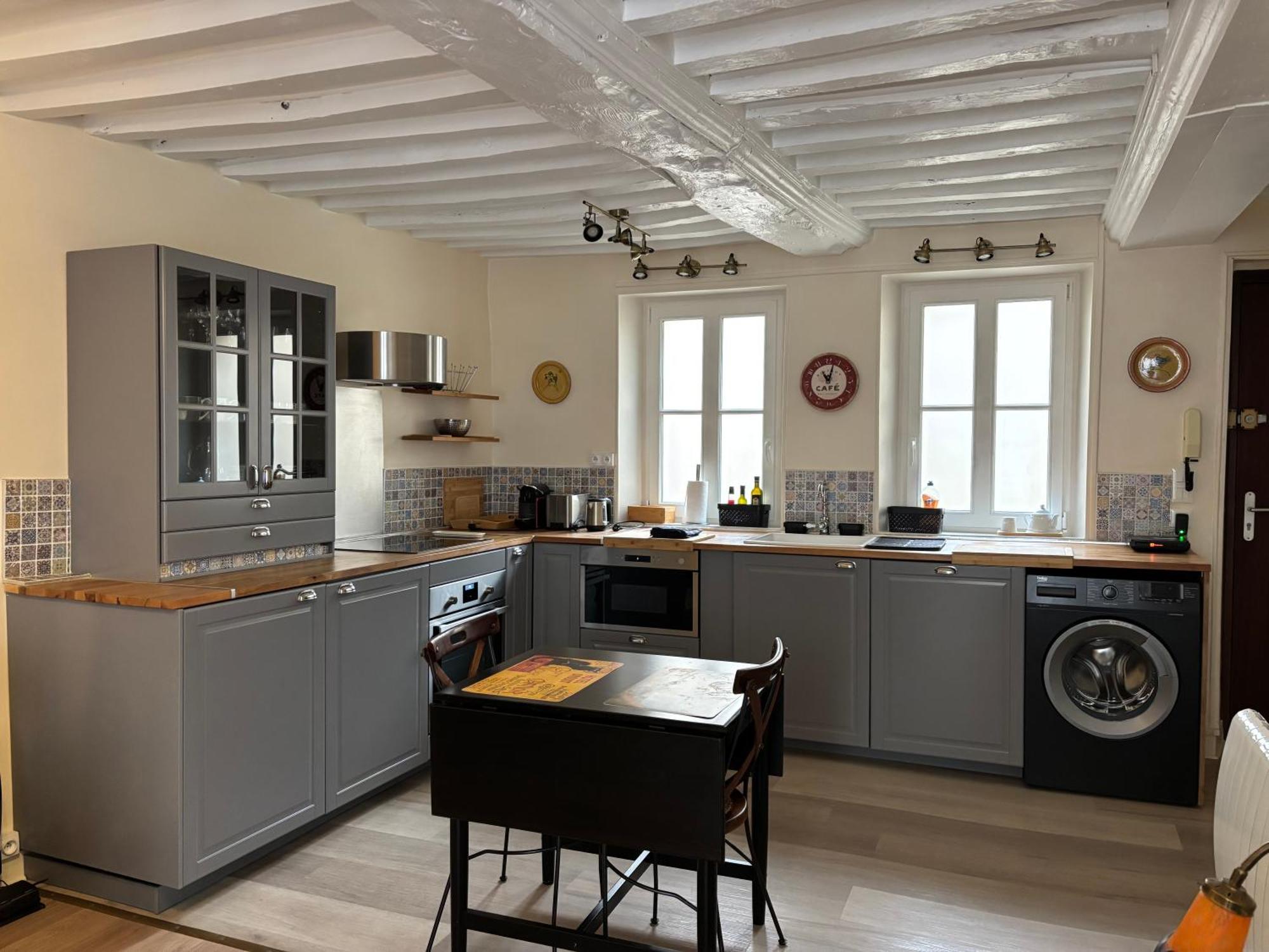 Les Remparts Apt Spacieux 1 Er Etage Renove Joliment Decore Bien Equipe Plein Centre Bayeux Proche Plages Du Debarquement Parking Gratuit A Proximite Zewnętrze zdjęcie
